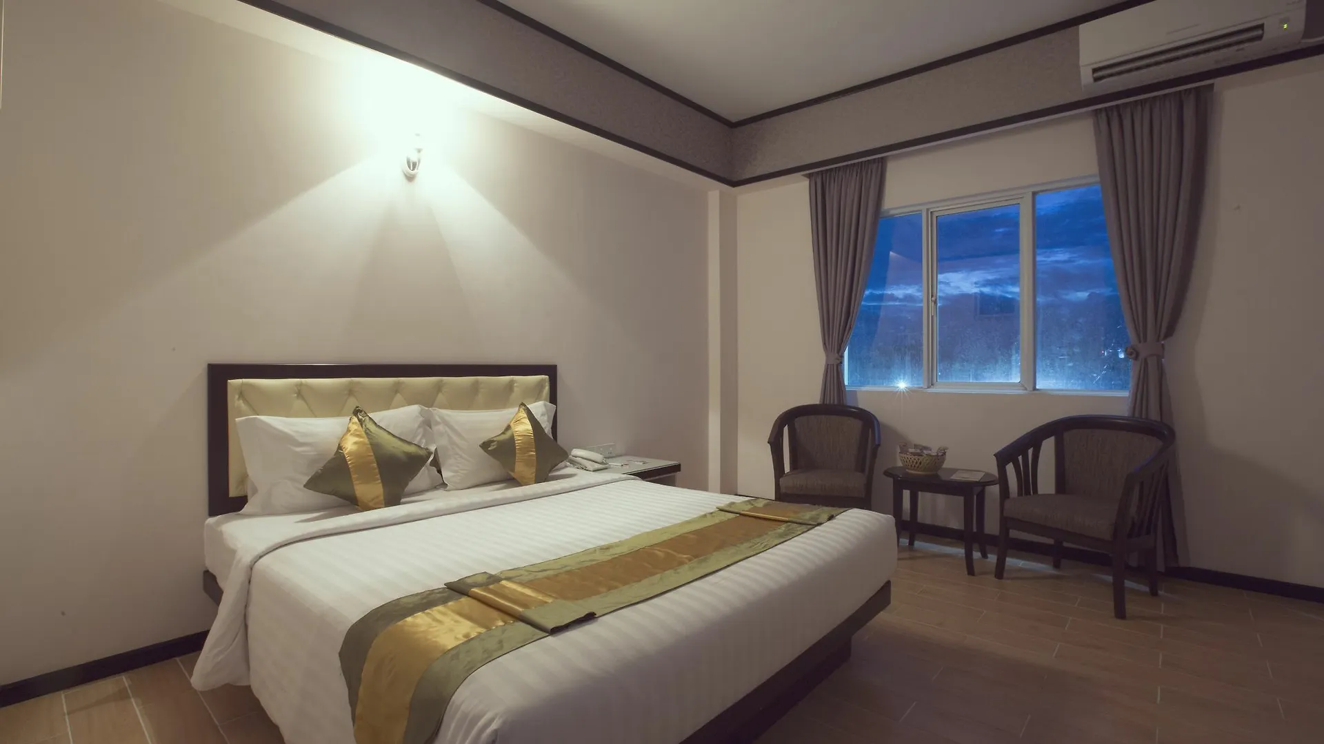Platinum River View Hotel Rangun